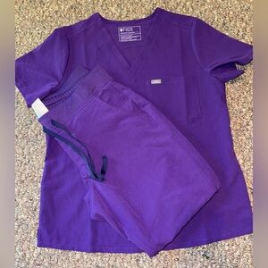 Figs purple scrub set size L